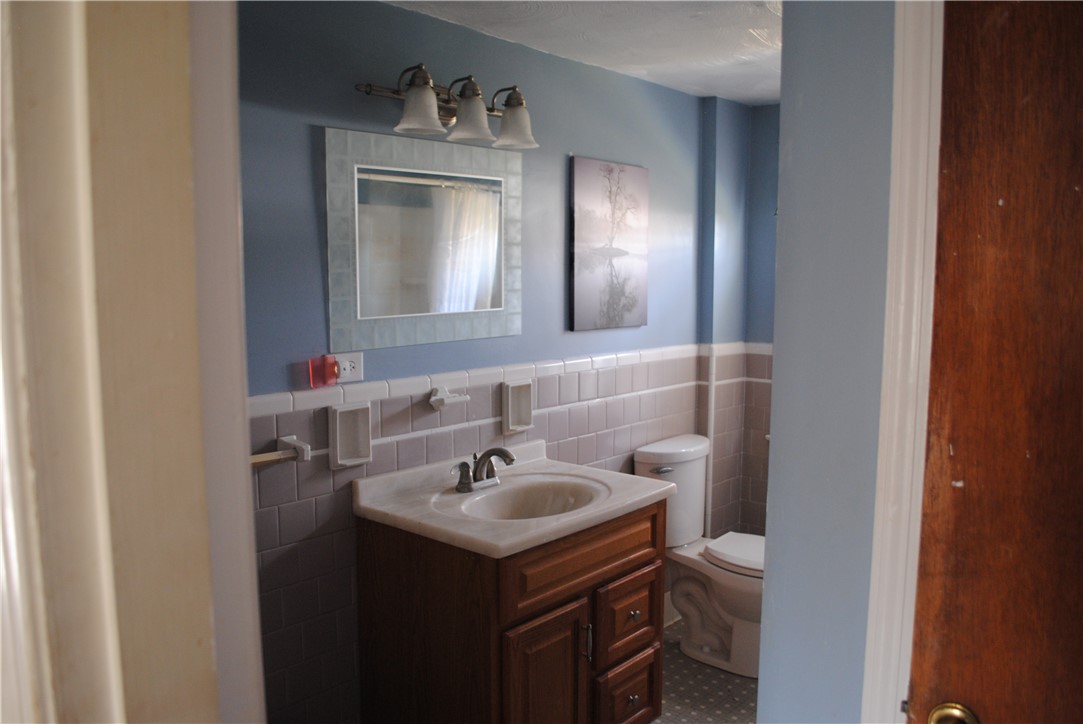 110 Kiwanee Road Warwick, RI 02888 - Photo 7 of 10