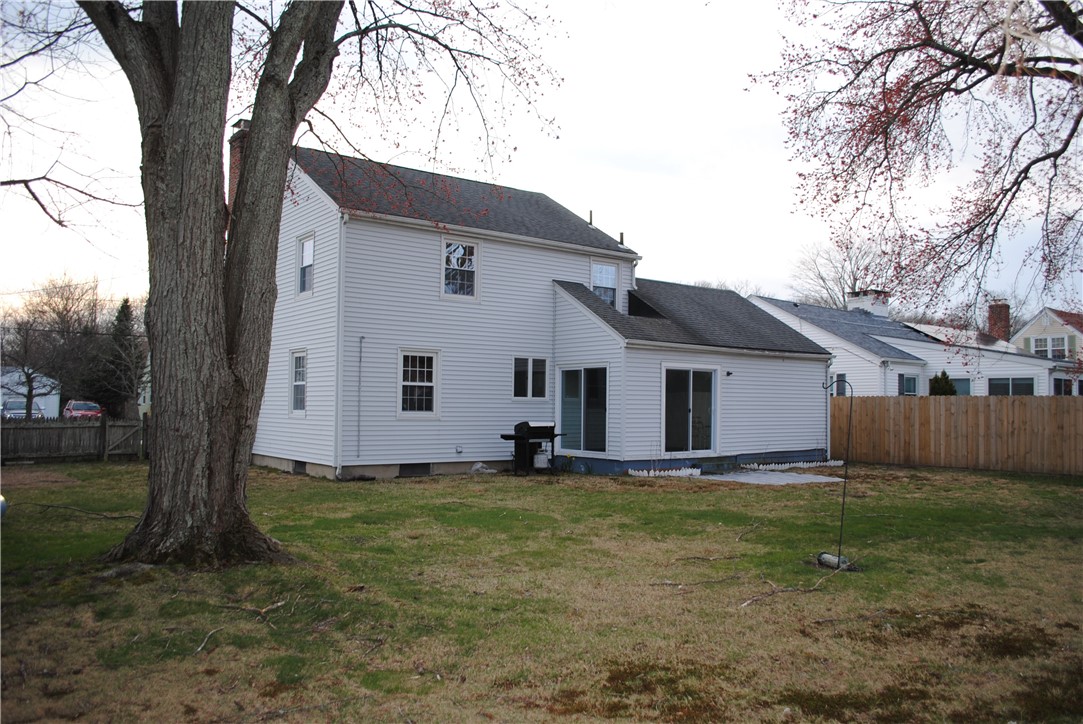 110 Kiwanee Road Warwick, RI 02888 - Photo 9 of 10