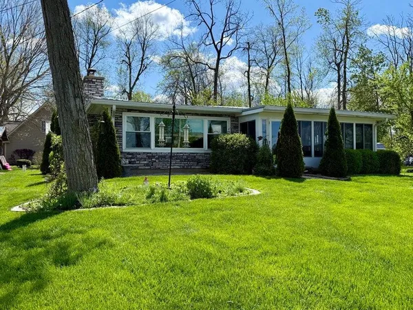 $525,000 | 10436 Seminole Shore Drive, Huntsville, OH 43324