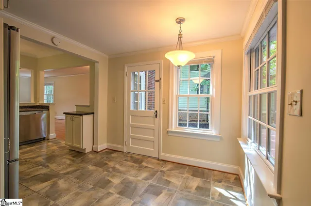 $3,250 | 10 Buist Avenue, Greenville, SC 29609