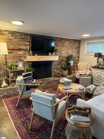 $3,250 | 10 Buist Avenue, Greenville, SC 29609