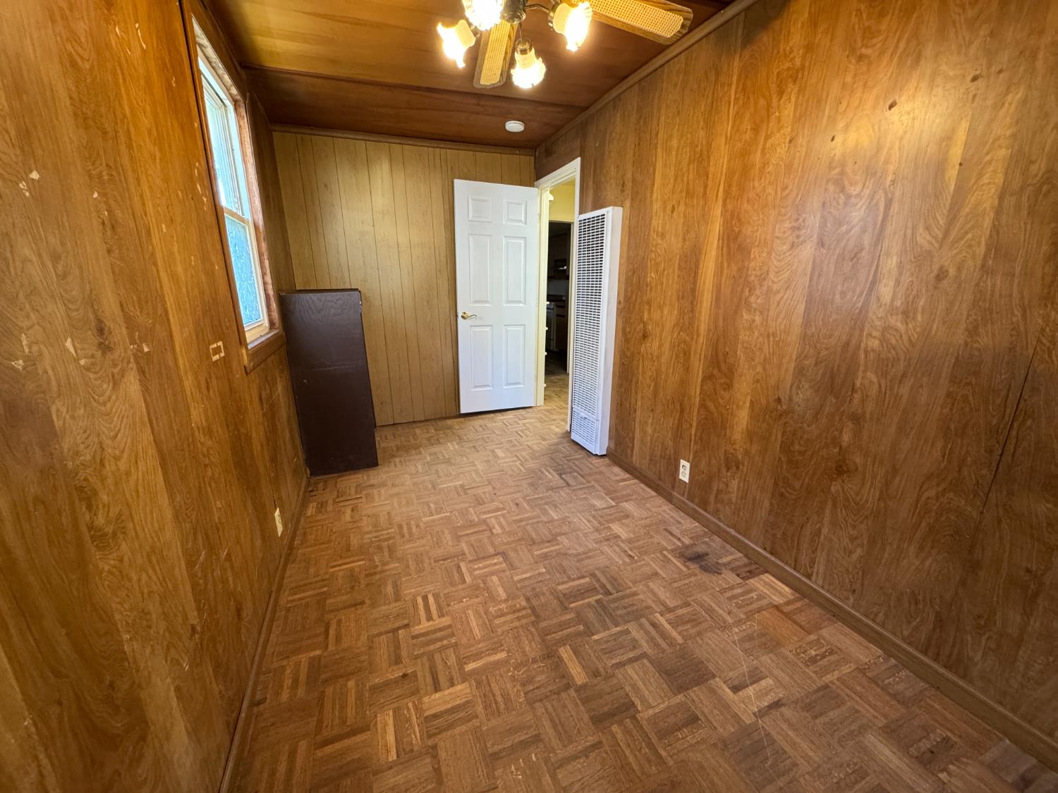 612 Union Street Isleton, CA 95641 - Photo 11 of 19 a view of entryway with a mirror