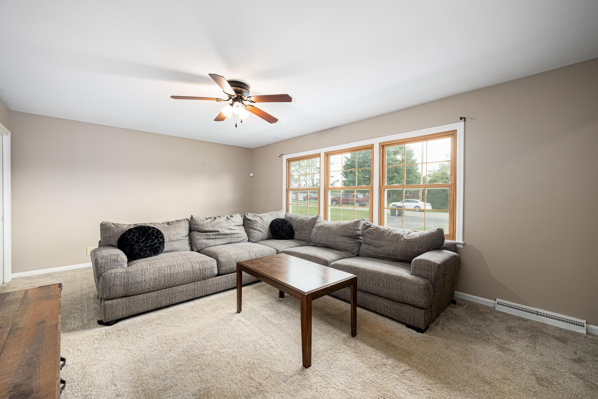 1645 Winding Road Circleville, OH 43113 - Photo 6 of 53 1645 winding road 061