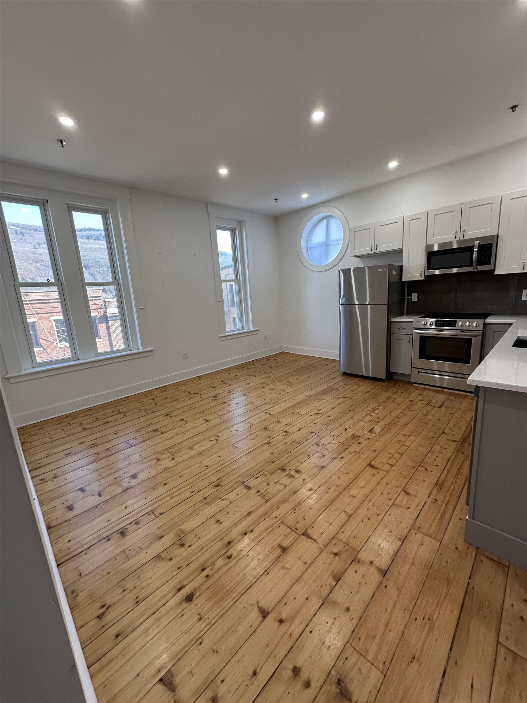 4 Elliot Street, Unit 11 Brattleboro, VT 05301 - Photo 3 of 9