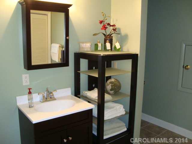 2524 Innsbrook Road Charlotte, NC 28226 - Photo 12 of 16 Gallery Image 12