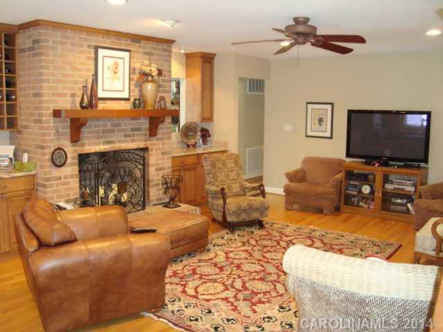 2524 Innsbrook Road Charlotte, NC 28226 - Photo 8 of 16 Gallery Image 8
