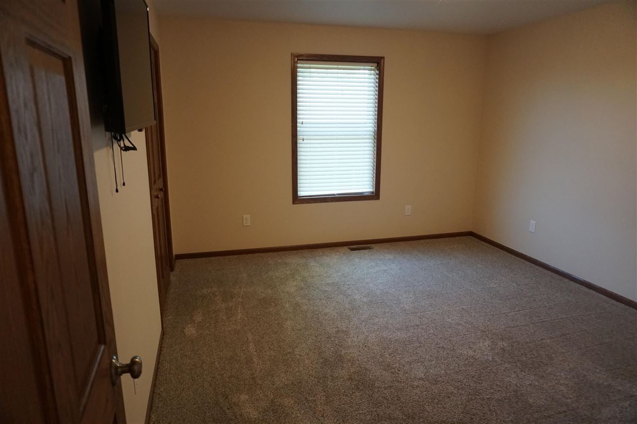 517 South Riggs Street Lone Tree, IA 52755 - Photo 11 of 18 Gallery Image 11