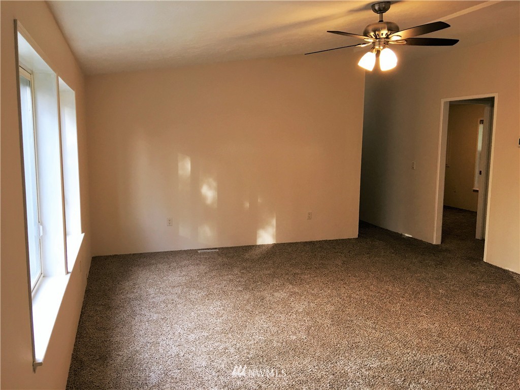 18706 Joselyn Road Southwest Rochester, WA 98579 - Photo 8 of 24