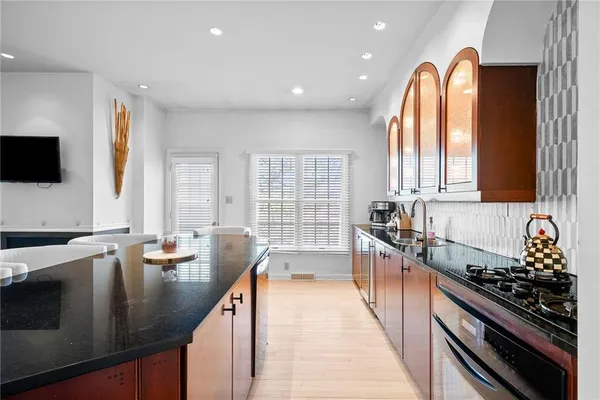 $32,300 | 302 Kingsberry Circle, Pittsburgh, PA 15234
