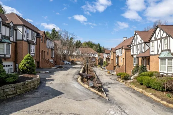 $32,300 | 302 Kingsberry Circle, Pittsburgh, PA 15234