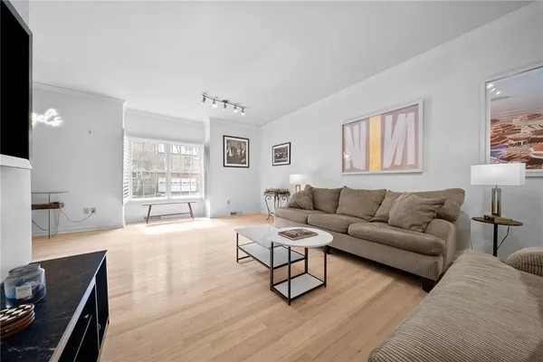 $32,300 | 302 Kingsberry Circle, Pittsburgh, PA 15234