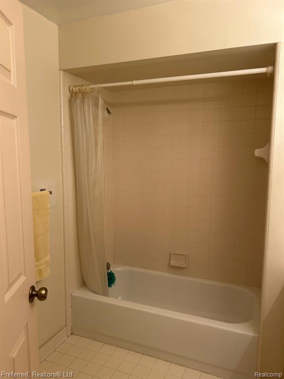24584 Ridgeview Drive Farmington Hills, MI 48336 - Photo 32 of 50