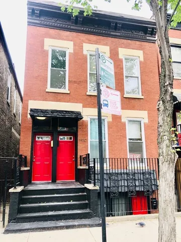 $3,200 | 1450 West Taylor Street, Unit 2, Chicago, IL 60607