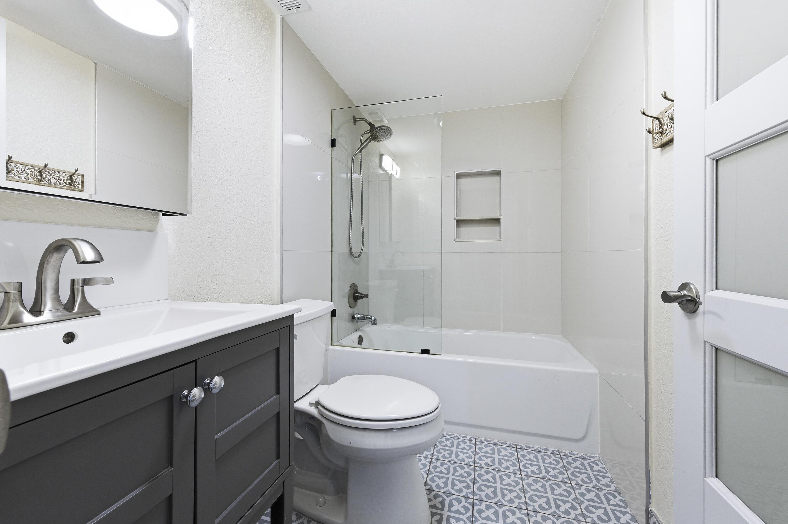 8135 Severn Drive, Unit A Boca Raton, FL 33433 - Photo 13 of 24 8135_Severn_Dr_Unit_A_Boca_Raton_016