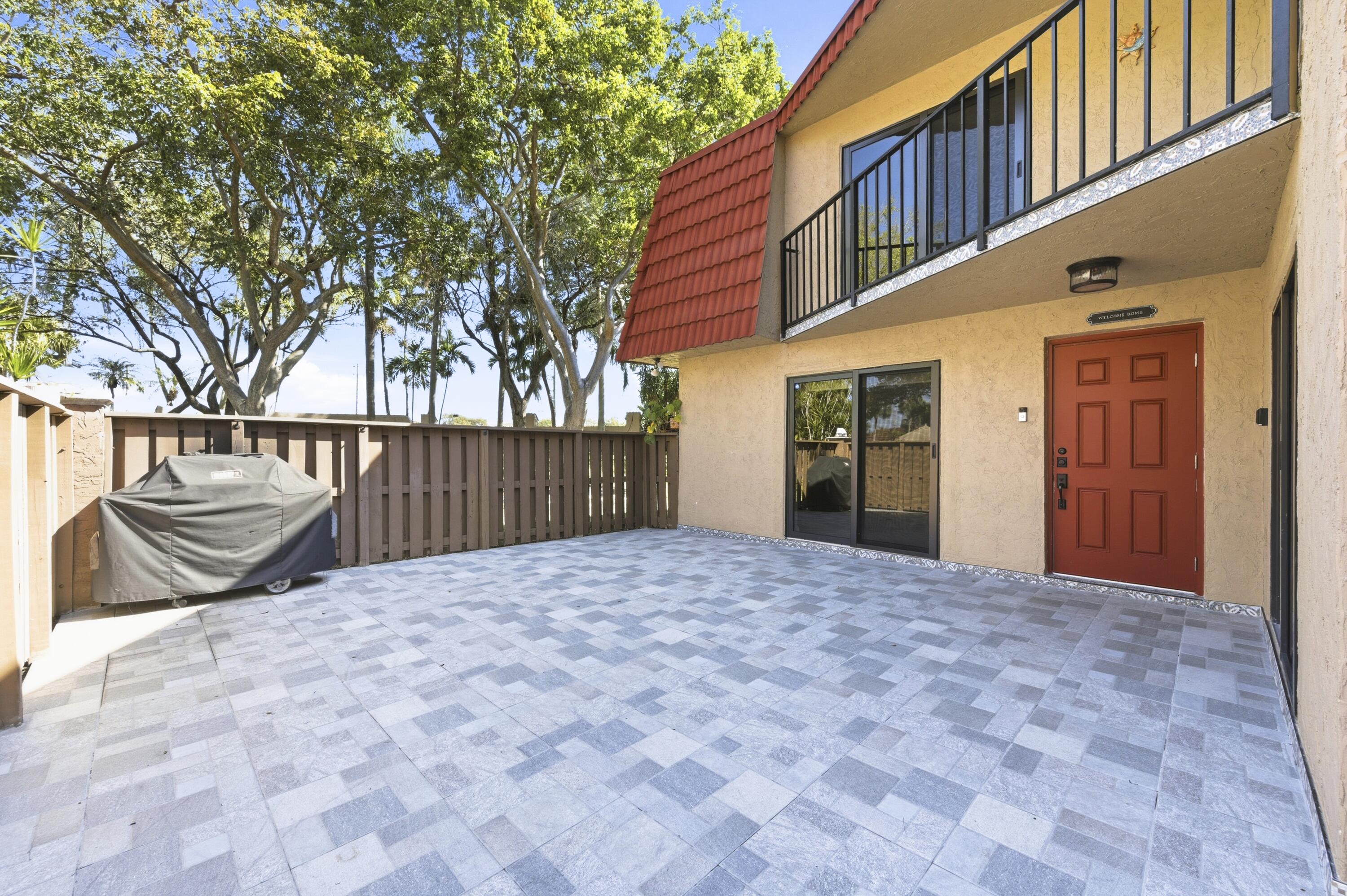 8135 Severn Drive, Unit A Boca Raton, FL 33433 - Photo 2 of 24 8135_Severn_Dr_Unit_A_Boca_Raton_005