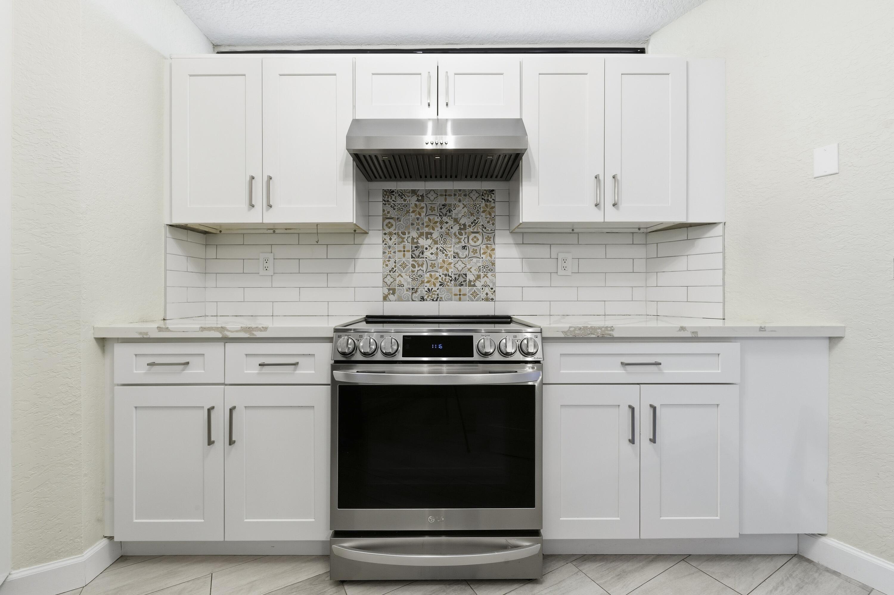 8135 Severn Drive, Unit A Boca Raton, FL 33433 - Photo 6 of 24 8135_Severn_Dr_Unit_A_Boca_Raton_012