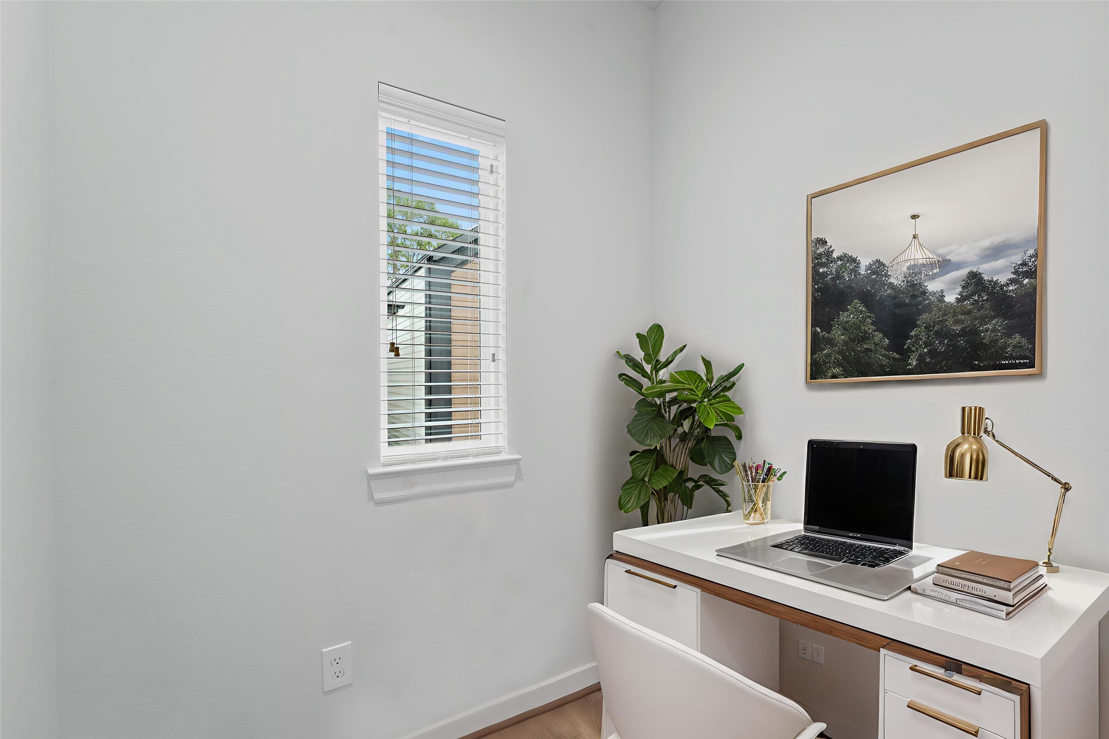 2110 Dewalt Street, Unit F Houston, TX 77088 - Photo 9 of 19 Home is virtually staged.