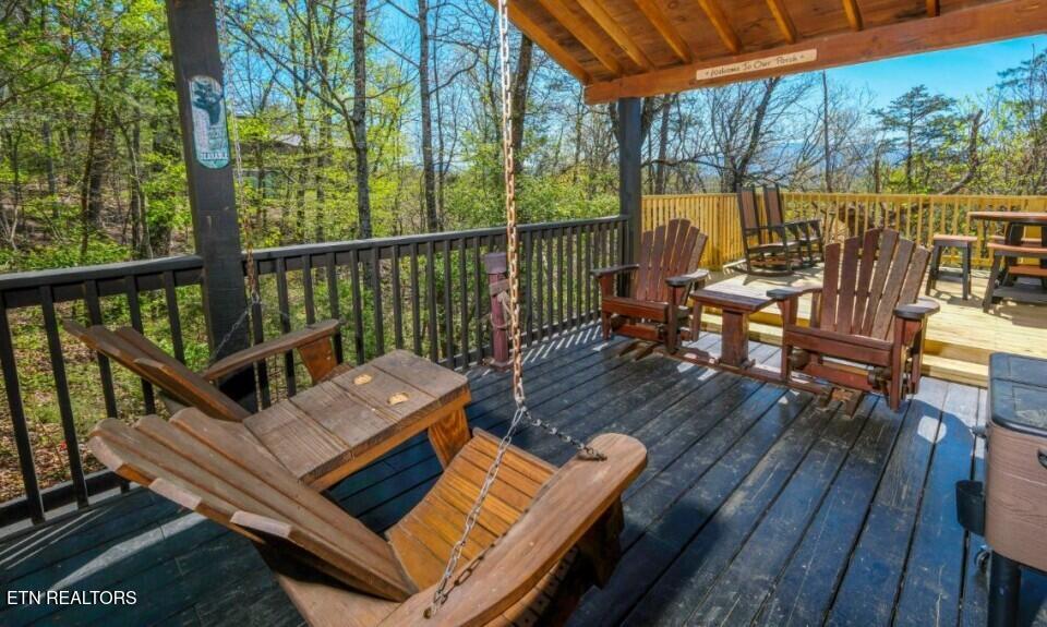 623 Iron Mountain Road Pigeon Forge, TN 37863 - Photo 36 of 45 pigeon-forge-cabin-rocky-top-exterior-07