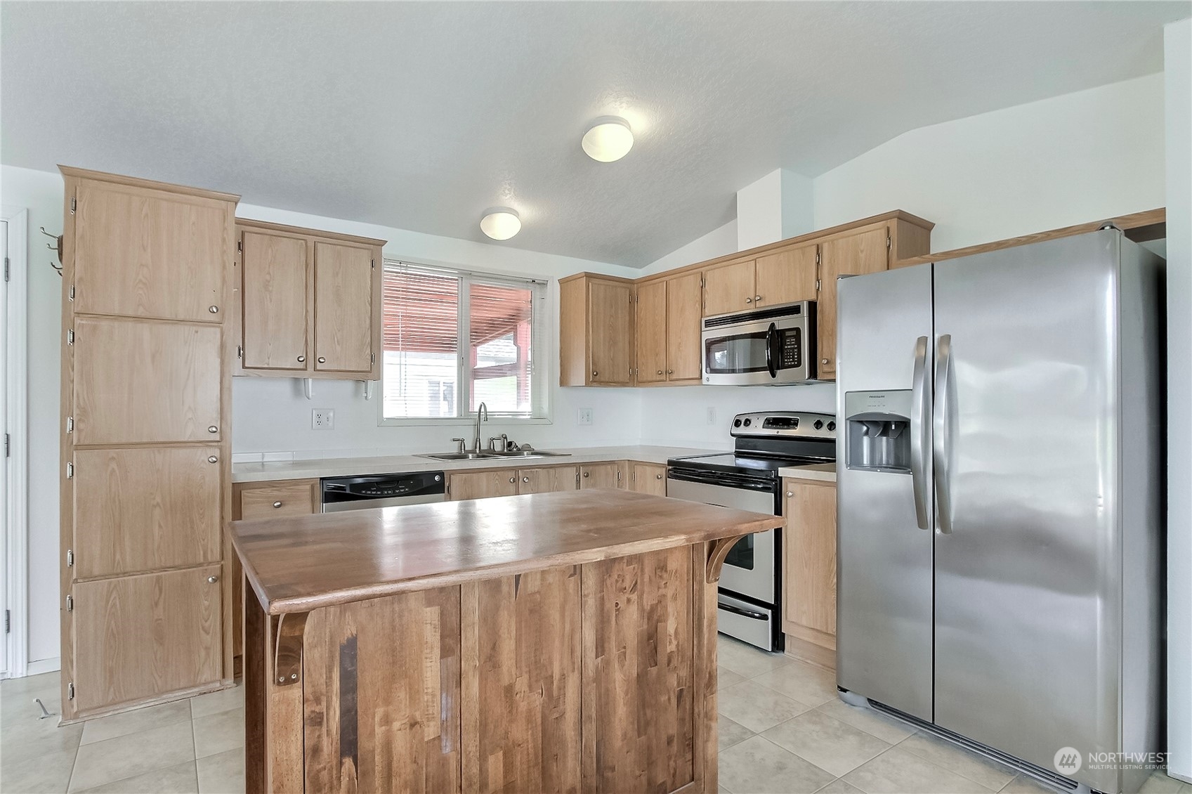 18042 Sargent Road Southwest, Unit 4 Rochester, WA 98579 - Photo 7 of 15