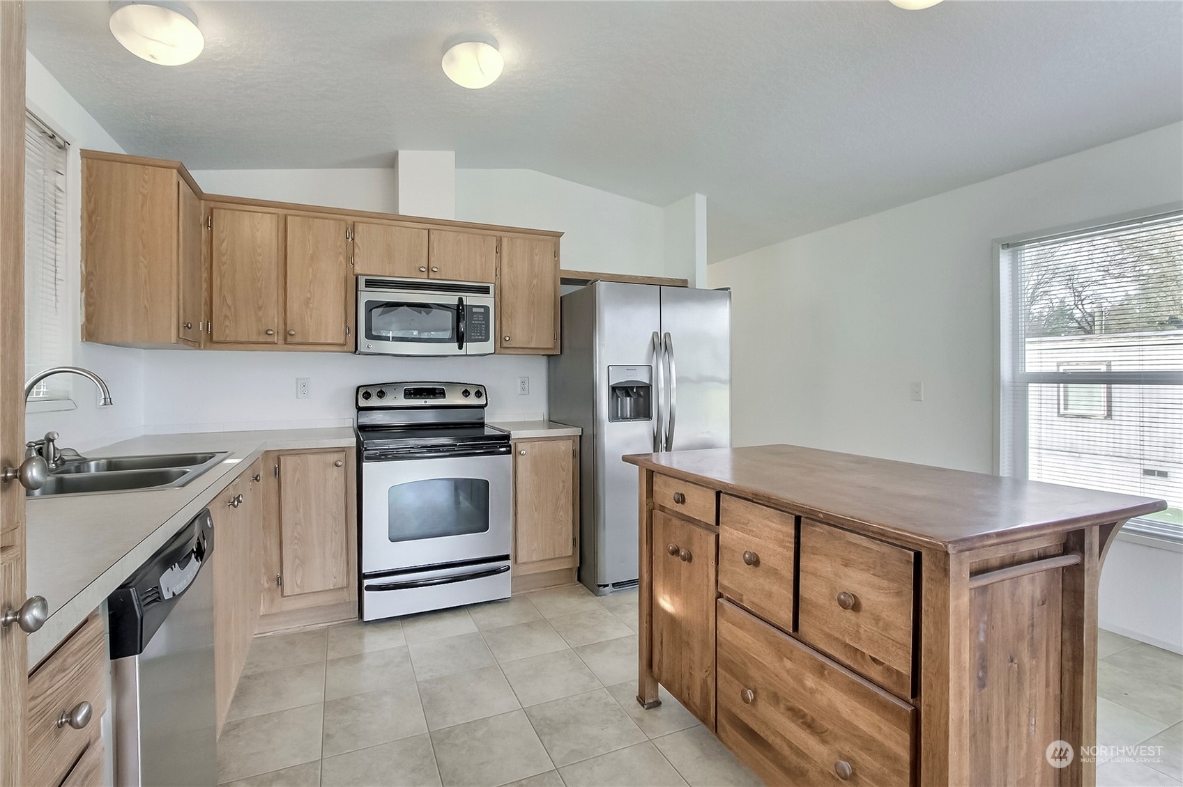 18042 Sargent Road Southwest, Unit 4 Rochester, WA 98579 - Photo 8 of 15