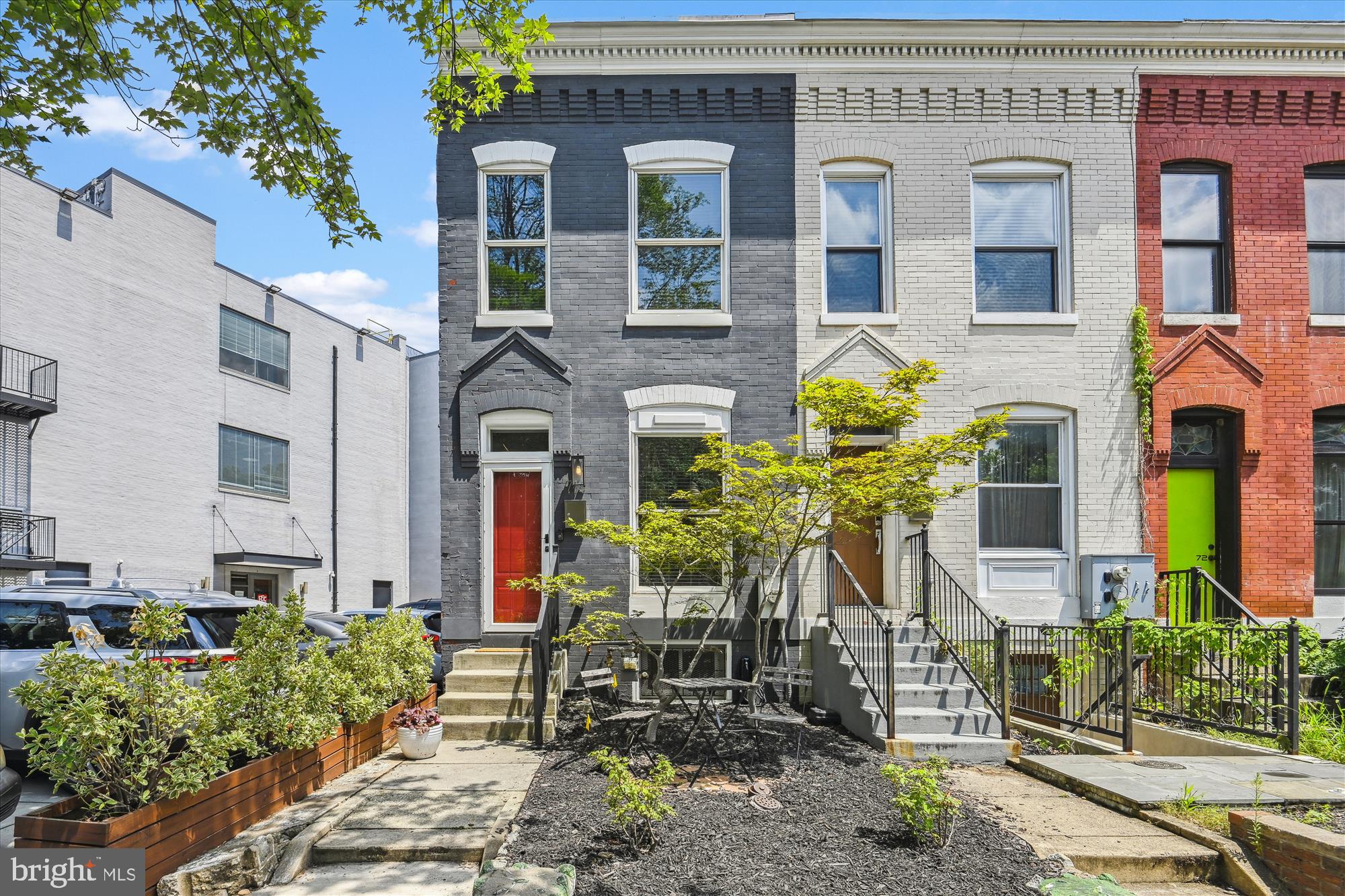 716 13th Street Southeast Washington, DC 20003 - Photo 2 of 37