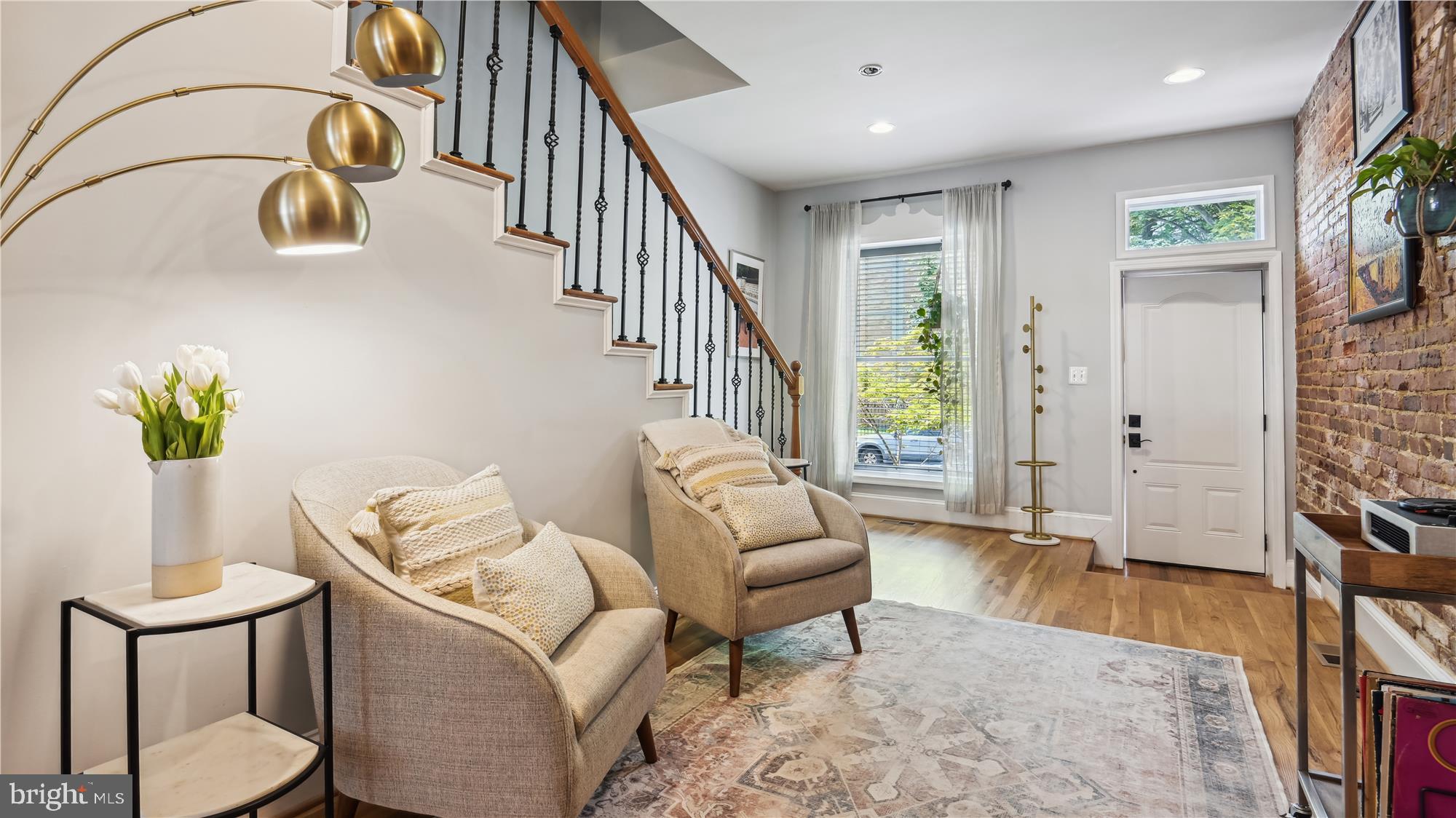 716 13th Street Southeast Washington, DC 20003 - Photo 5 of 37