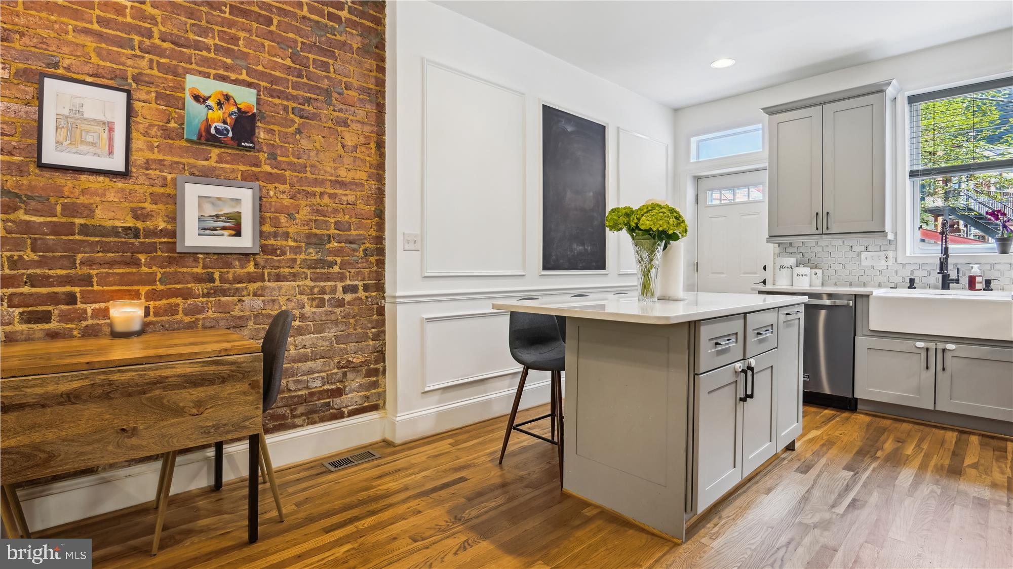 716 13th Street Southeast Washington, DC 20003 - Photo 9 of 37