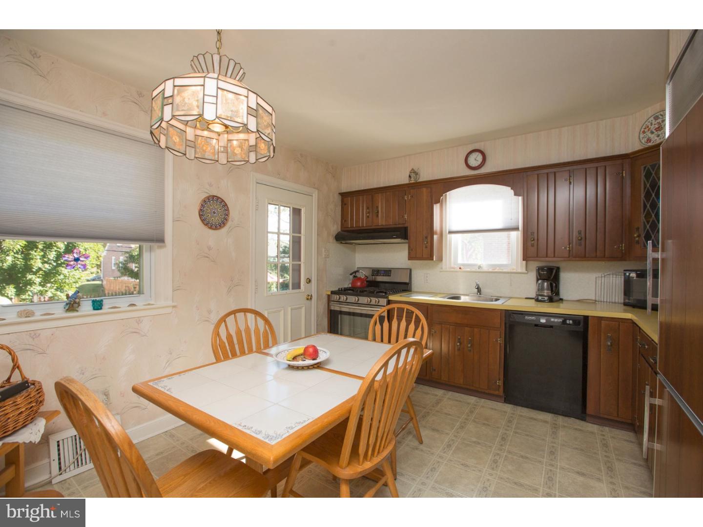 7345 Ryers Avenue Philadelphia, PA 19111 - Photo 3 of 24 Gallery Image 3