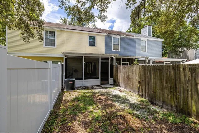 $1,700 | 6211 Oak Cluster Circle, Tampa, FL 33634