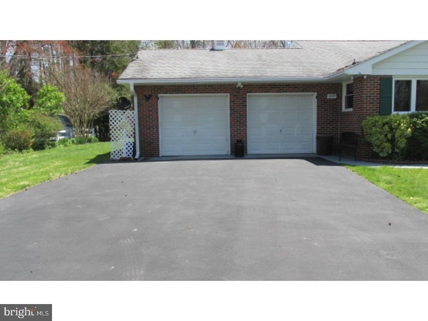 16 Ridge Road Southampton, NJ 08088 - Photo 14 of 22 Garage