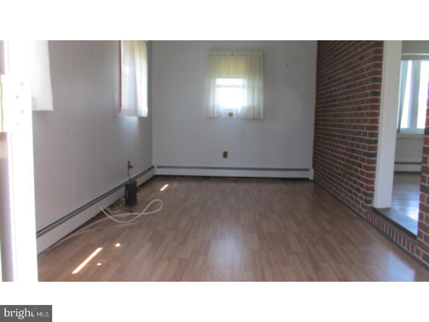 16 Ridge Road Southampton, NJ 08088 - Photo 8 of 22 Family Room