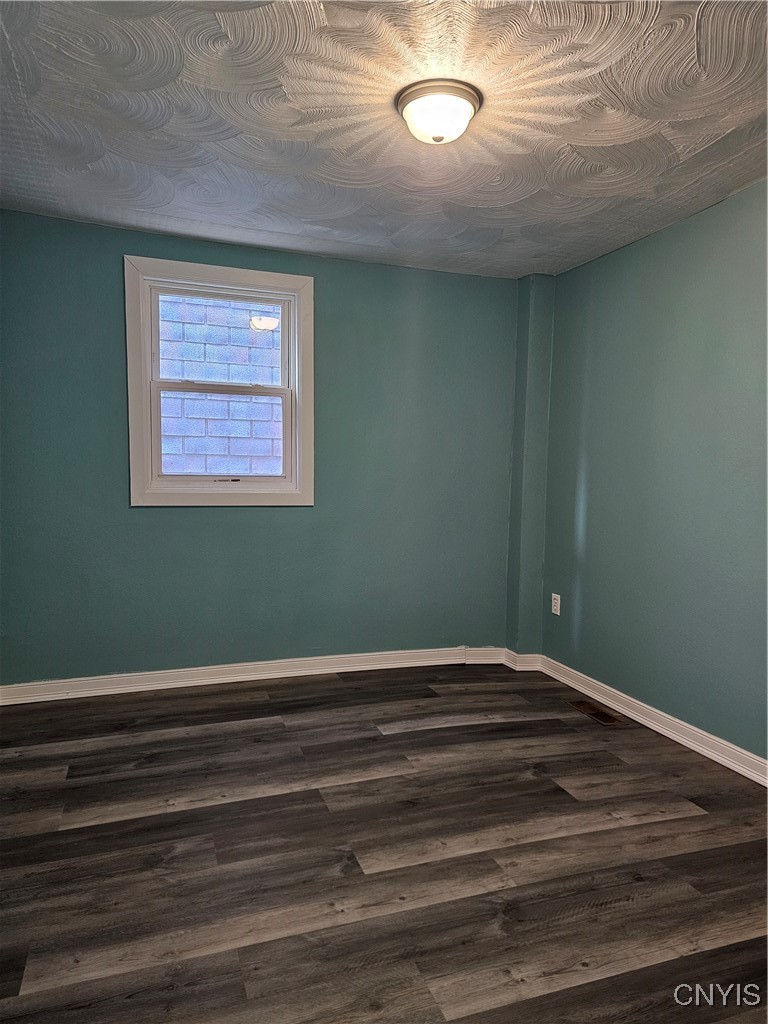 330 Gilbert Street Utica, NY 13501 - Photo 6 of 39