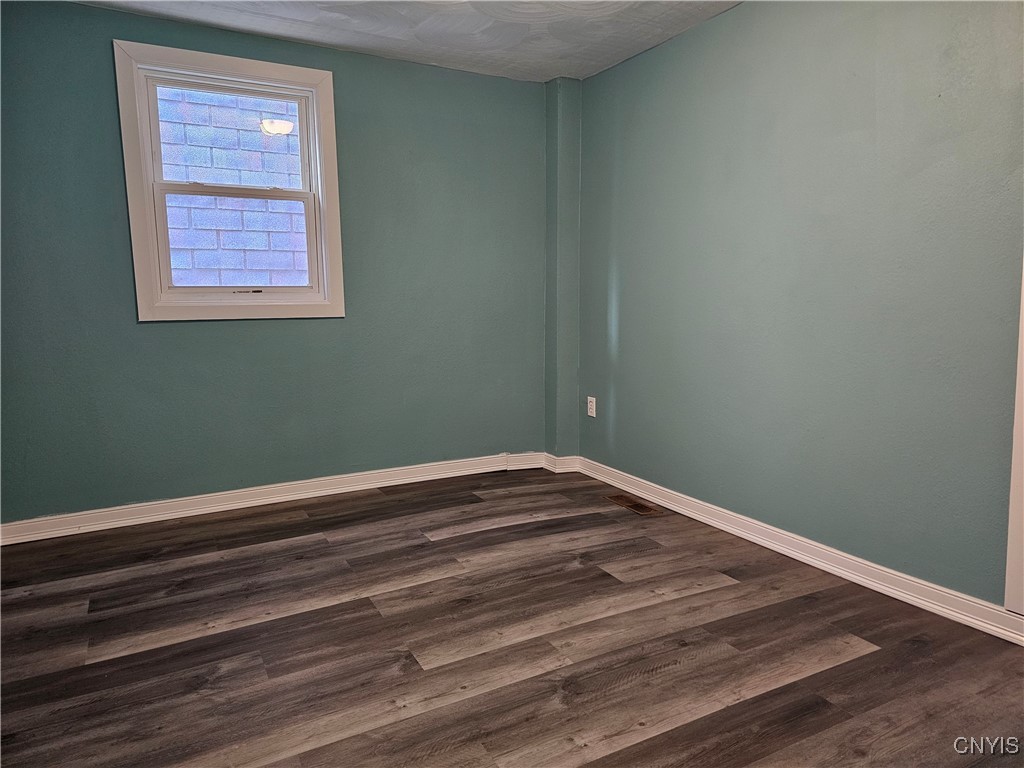 330 Gilbert Street Utica, NY 13501 - Photo 9 of 39