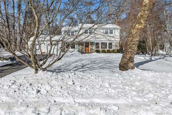 $999,000 | 7 Flamingo Drive, Smithtown, NY 11787