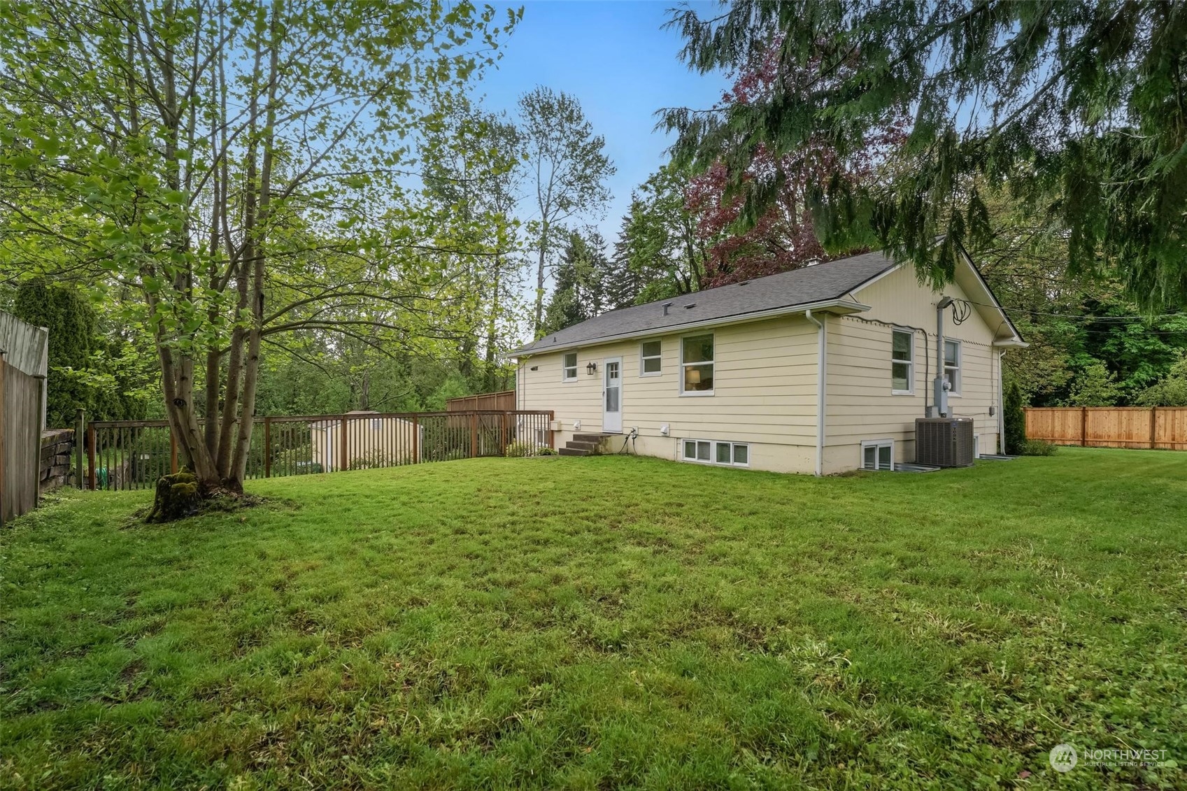 2232 South 330th Street Federal Way, WA 98003 - Photo 23 of 39 a view of a backyard with a garden