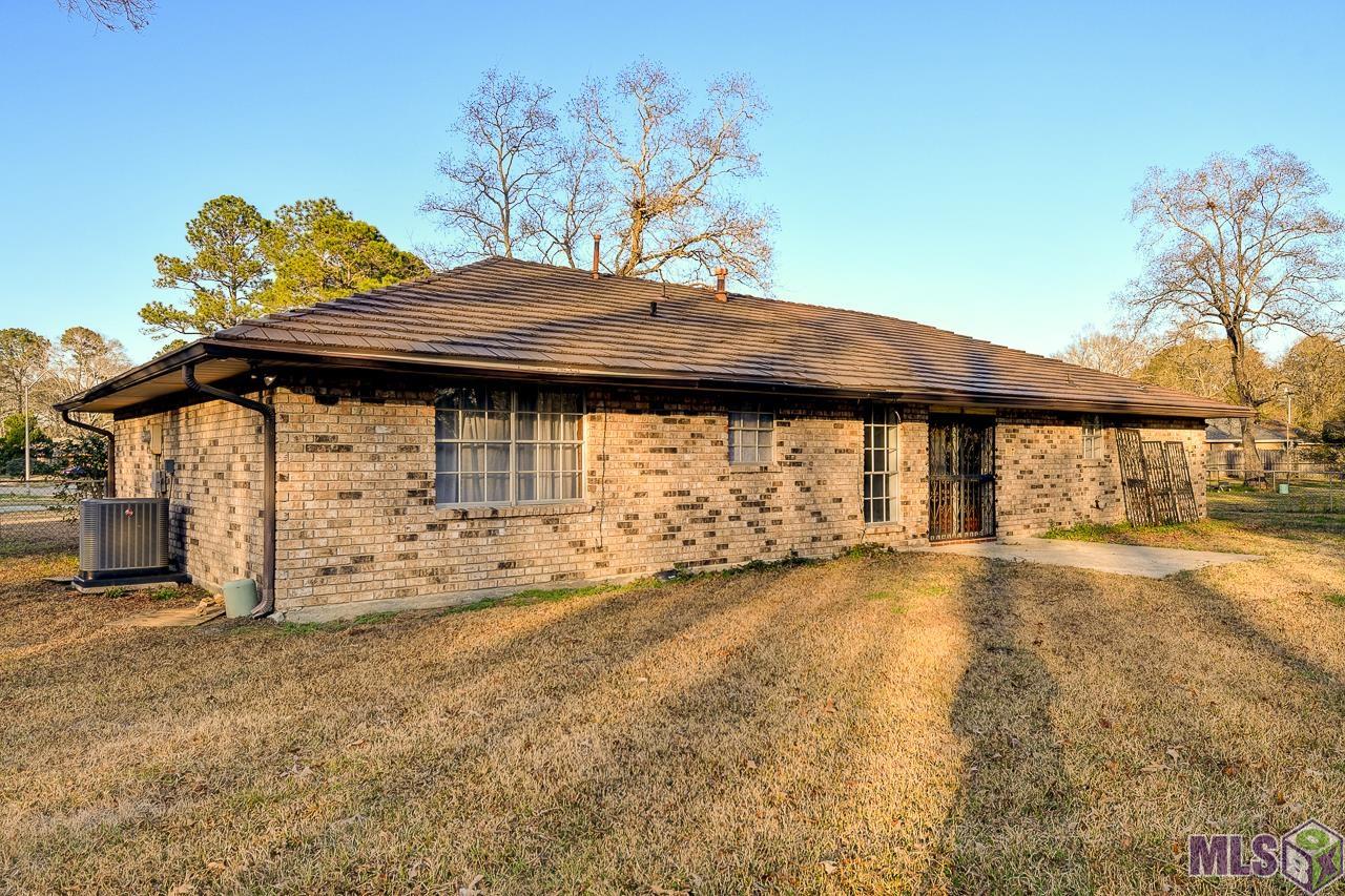 3802 Gregworth Drive Baton Rouge, LA 70807 - Photo 2 of 18