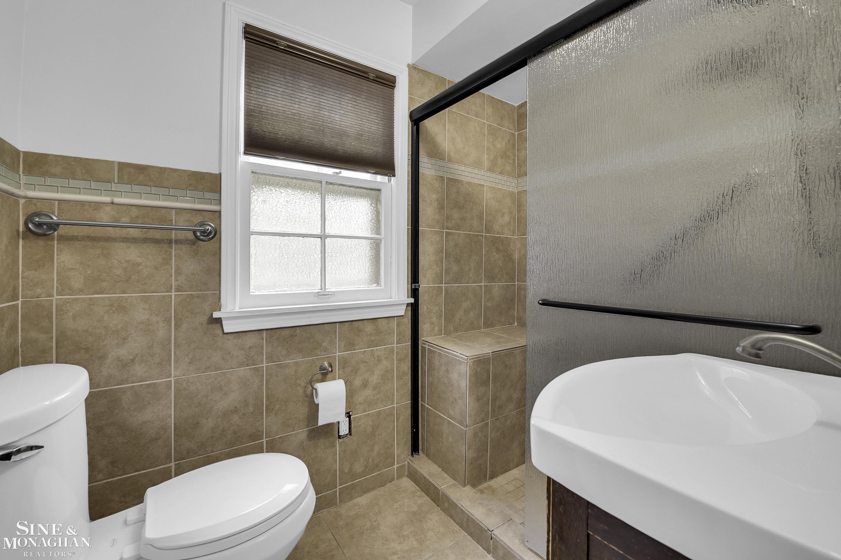 840 Rivard Boulevard Grosse Pointe, MI 48230 - Photo 14 of 35 50124568-13.JPG