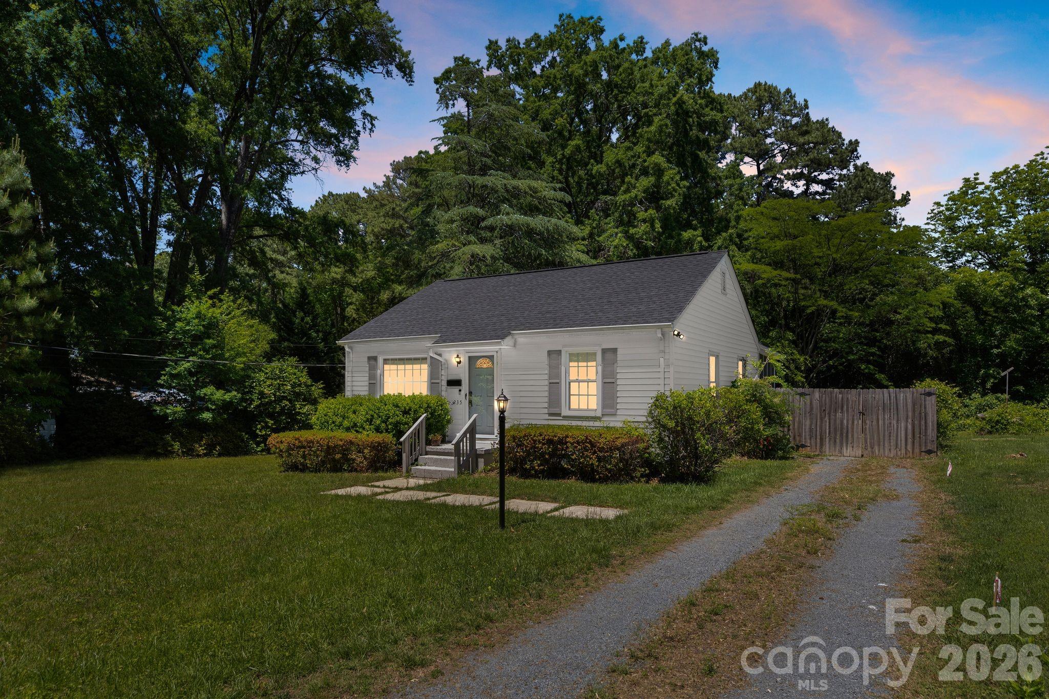 5235 Auburndale Road Charlotte, NC 28205 - Photo 4 of 42