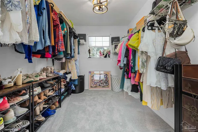 $899,999 | 976 Grand Canal Street, Gulf Breeze, FL 32563