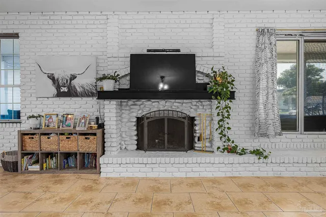 $899,999 | 976 Grand Canal Street, Gulf Breeze, FL 32563