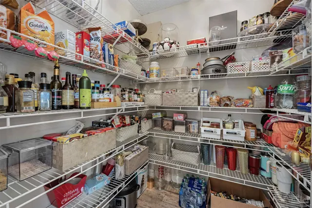 $899,999 | 976 Grand Canal Street, Gulf Breeze, FL 32563