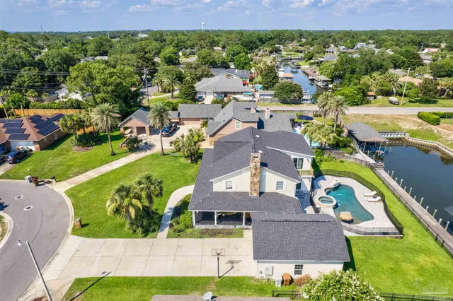 $899,999 | 976 Grand Canal Street, Gulf Breeze, FL 32563