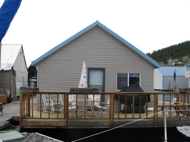 Jd's #9 East Jd's Bayview, ID 83803 - Photo 1 of 1 Front of Floathome