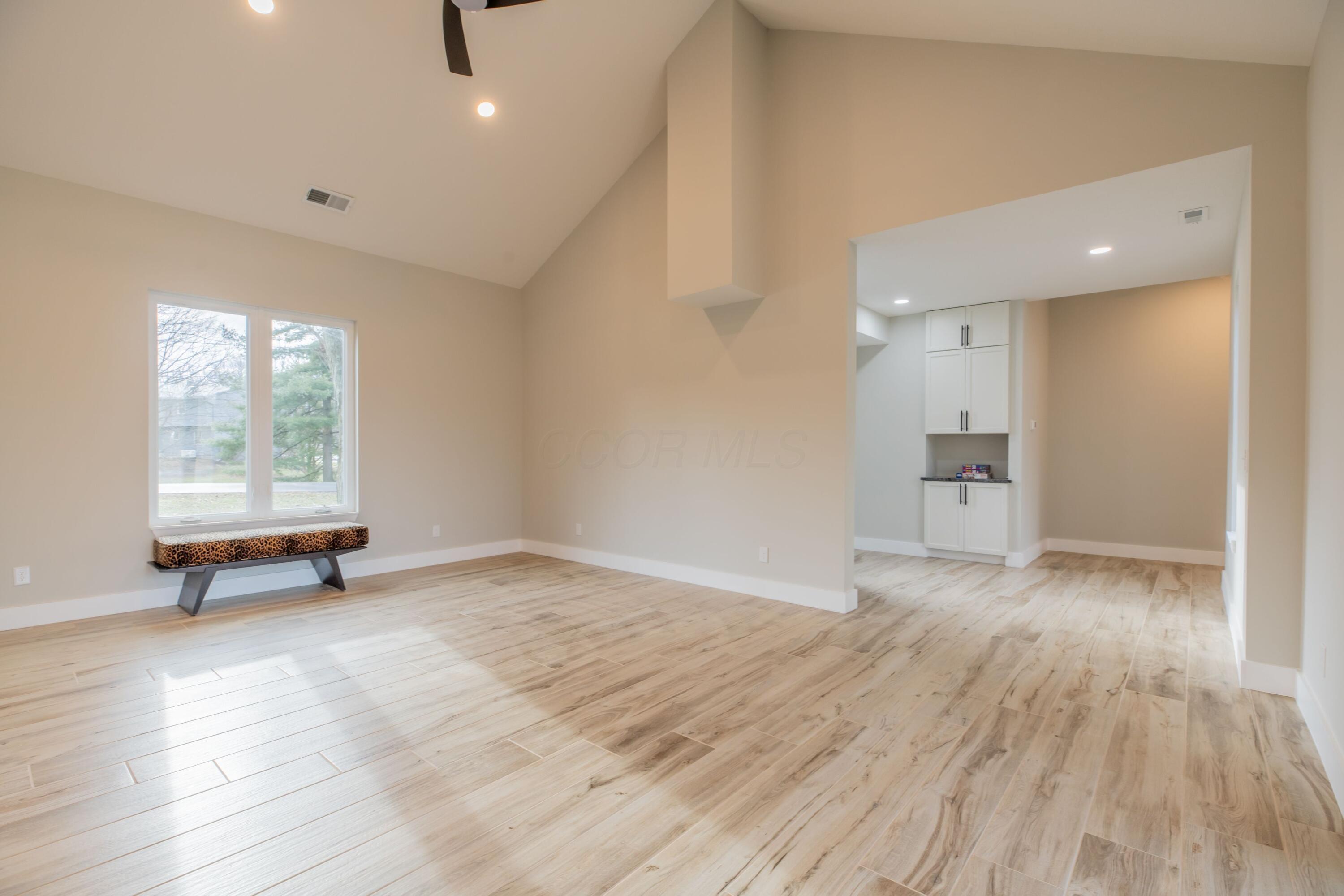 151 Apple Blossom Road Southwest Pataskala, OH 43062 - Photo 12 of 40 Great room