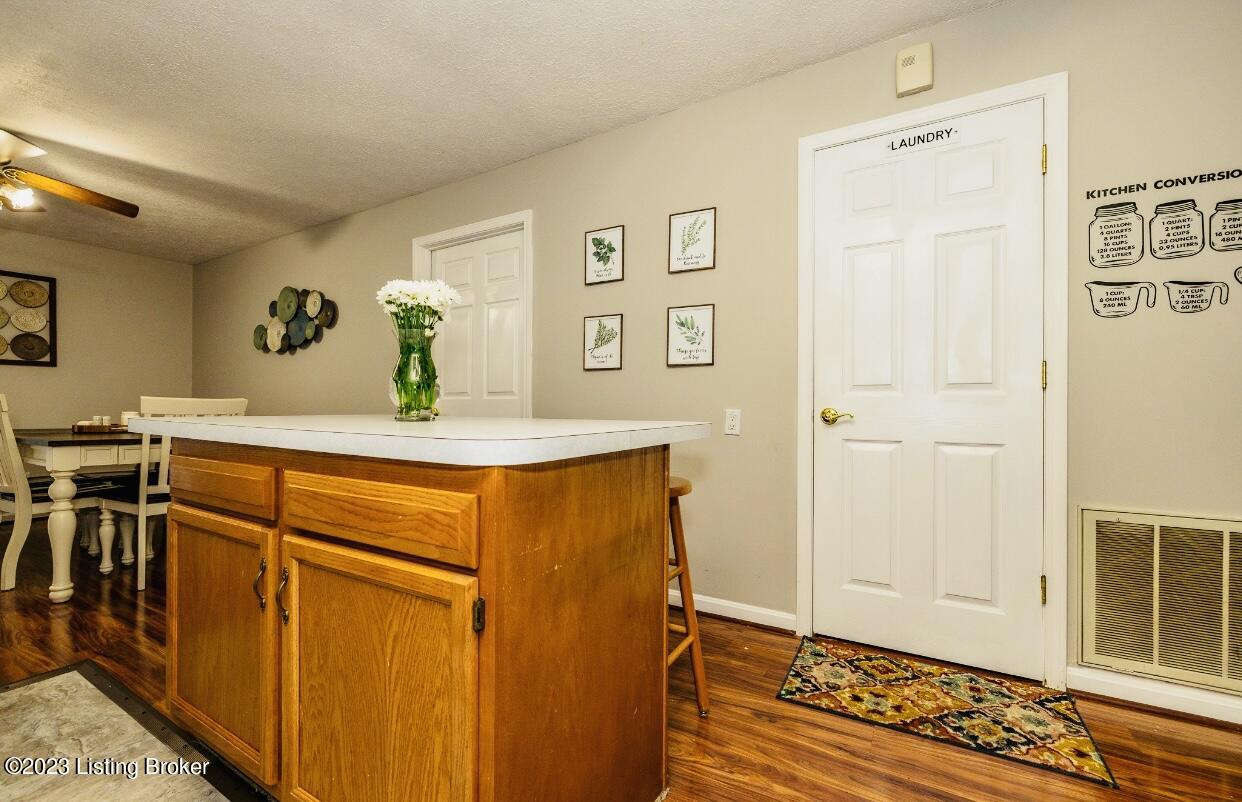 9423 Fairground Road Louisville, KY 40291 - Photo 9 of 24 image00009