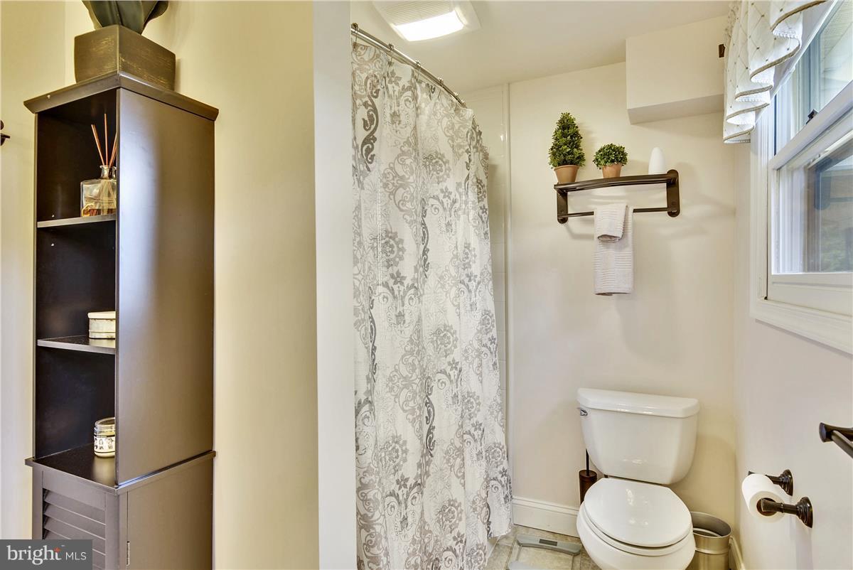 2716 Old Briggs Chaney Road Silver Spring, MD 20905 - Photo 16 of 30 Bath
