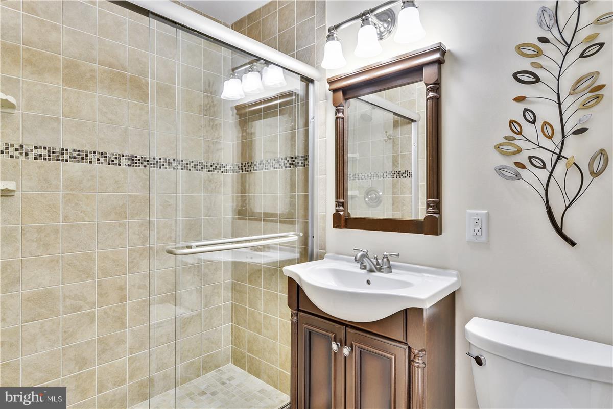 2716 Old Briggs Chaney Road Silver Spring, MD 20905 - Photo 17 of 30 Bath