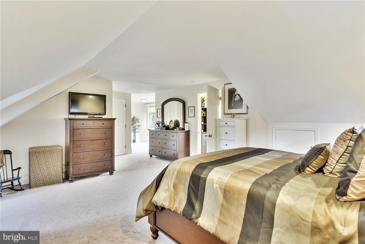 2716 Old Briggs Chaney Road Silver Spring, MD 20905 - Photo 21 of 30 Bedroom (Master)