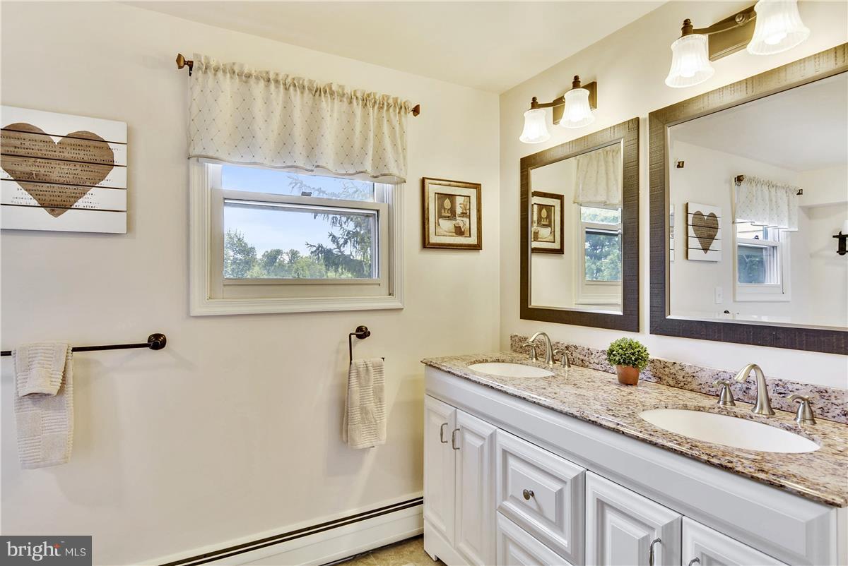 2716 Old Briggs Chaney Road Silver Spring, MD 20905 - Photo 25 of 30 Bath
