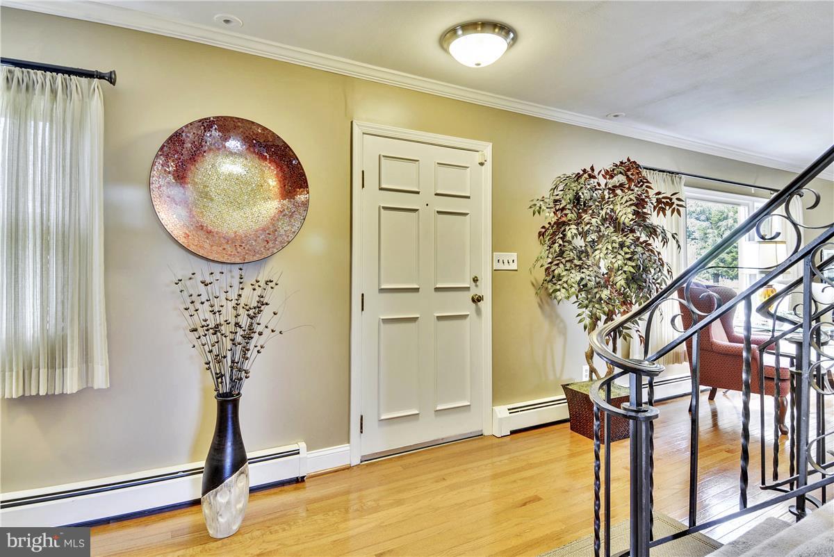 2716 Old Briggs Chaney Road Silver Spring, MD 20905 - Photo 6 of 30 Interior (General)